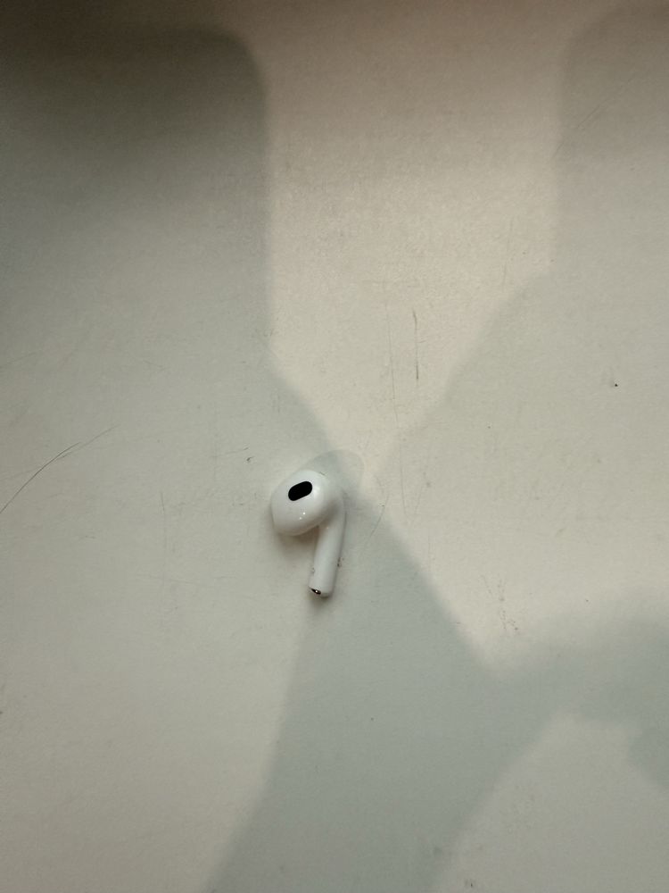 продам Air pods 3 правый наушник