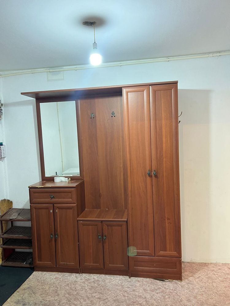 Шкаф прихожная..
