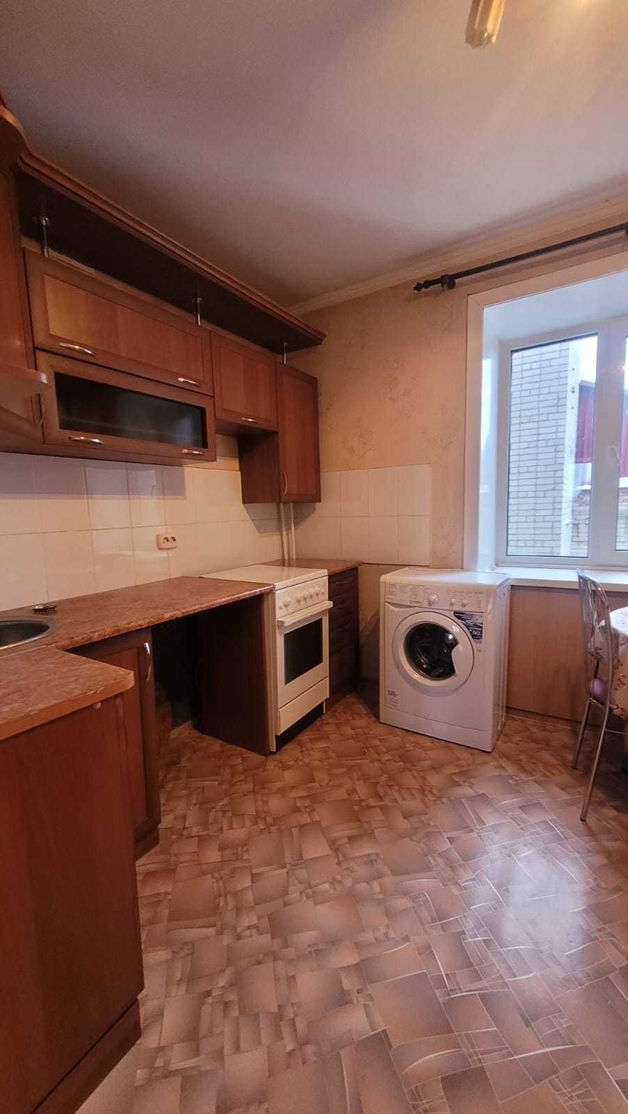 Продам 3к кв в кирпичном доме р-н 17 школы!!!