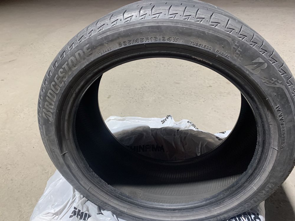 Шины Bridgestone 235/45/18