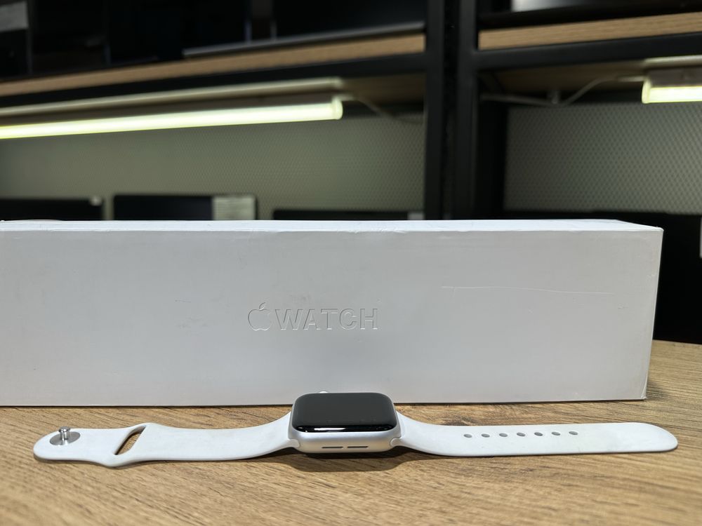 Apple Watch 6 series, 40 mm, Silver, заблокированы, 9860/А10