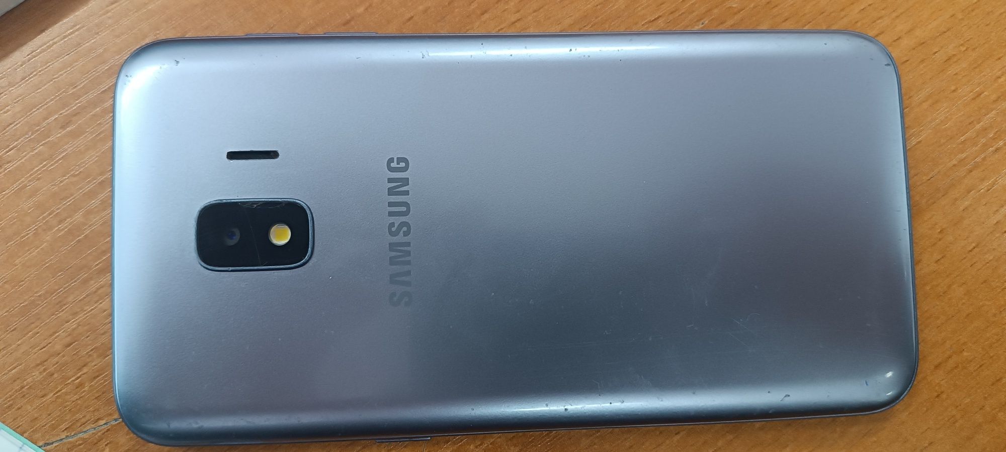 Samsung J2 Телефон