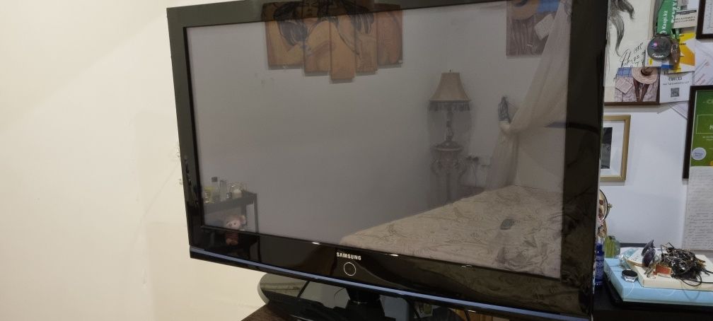 Телевизор Samsung 42' (106 см)