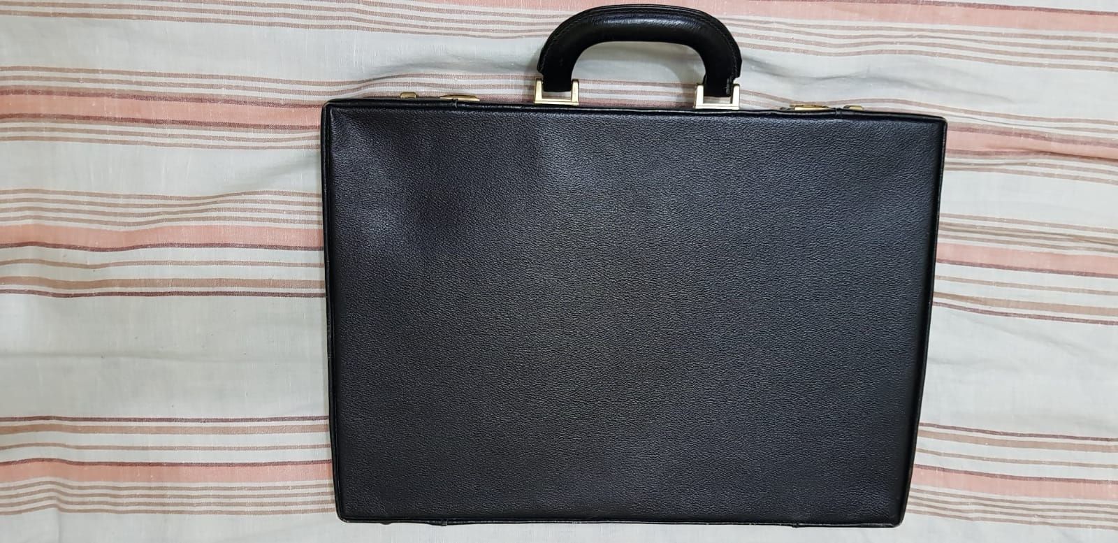 Продам дипломат(кож.зам.)
