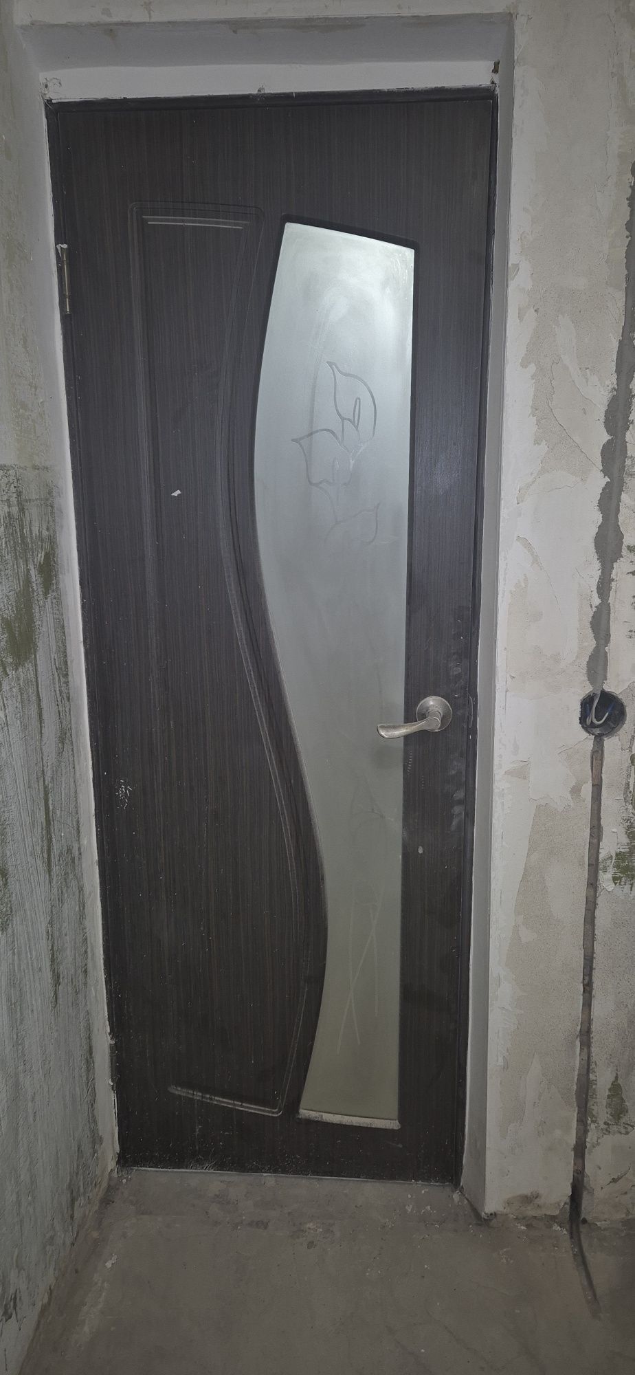Продаются двери в хорошем состояний.