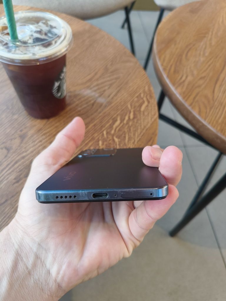 Vivo V27e 128GB .