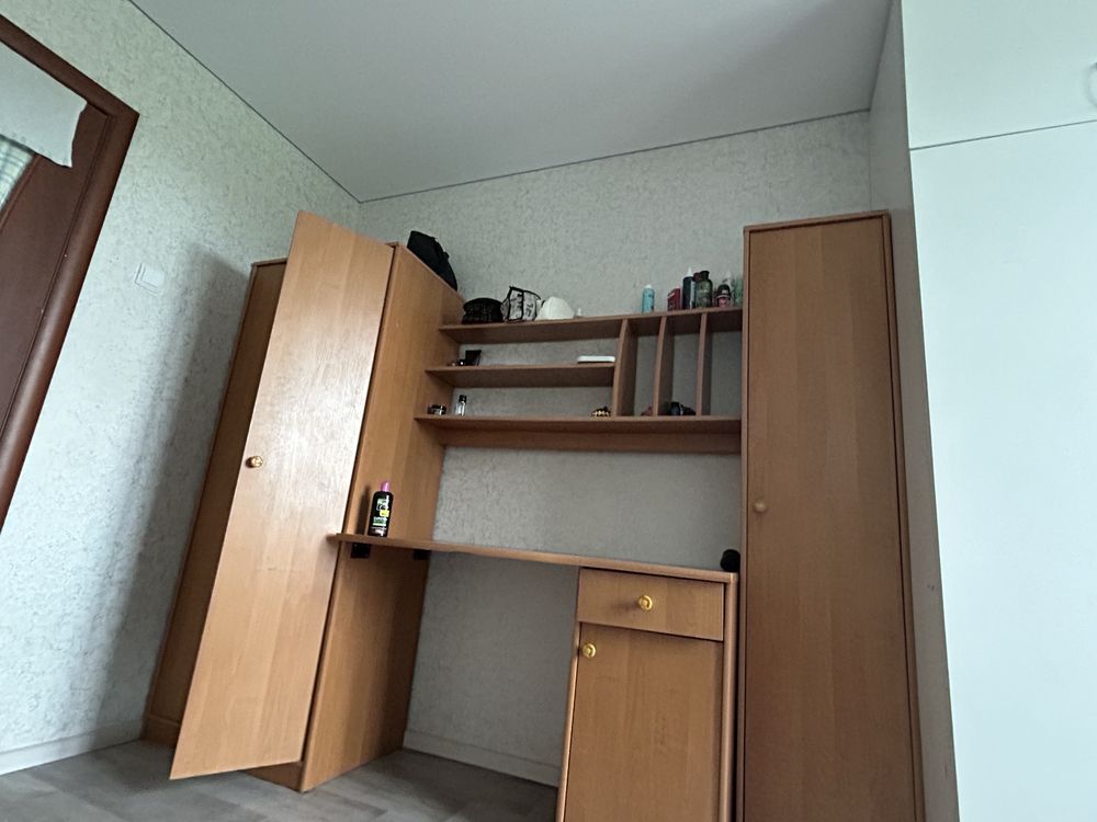 Продам гарнитур в спальню можно в детскую