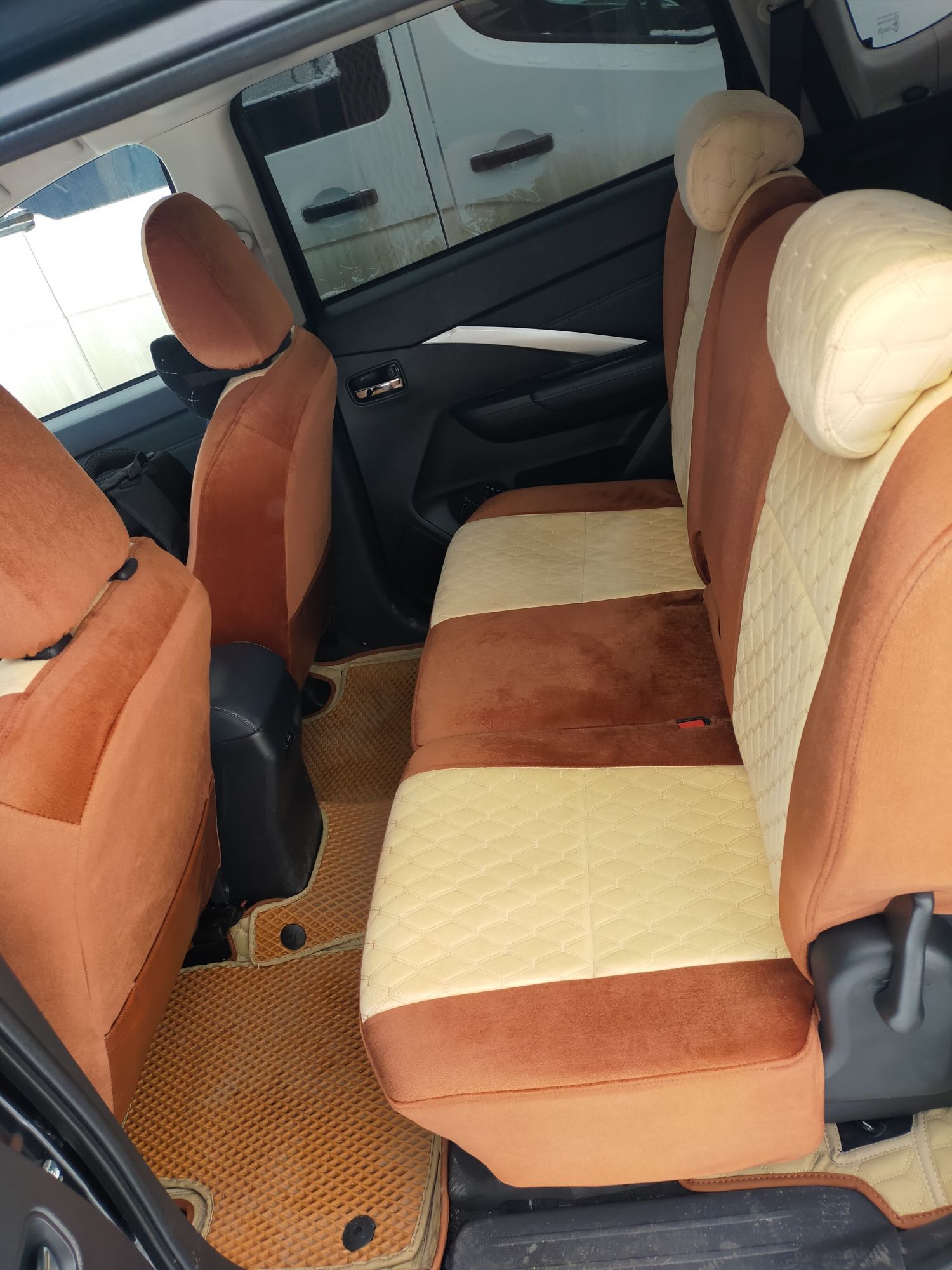 Mitsubishi Xpander Cross