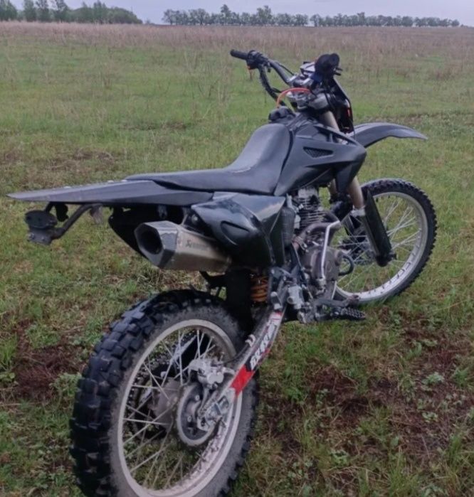 Продам срочно.  .