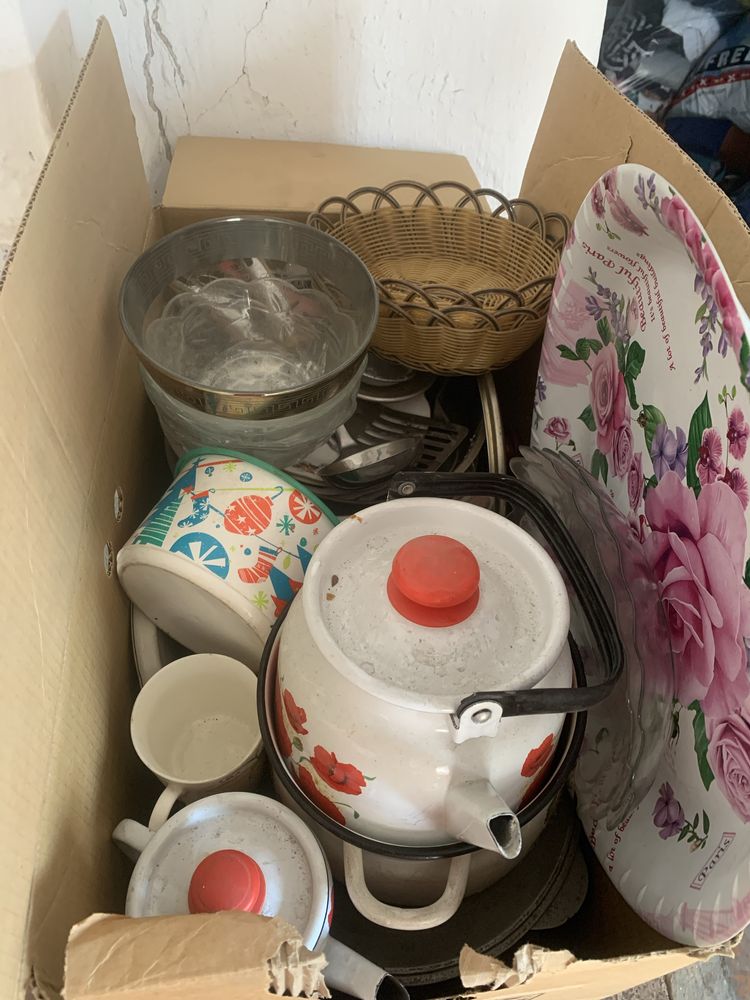 Продам посуды, Чайник, Кострюля, поворешки, тарелки и ложки