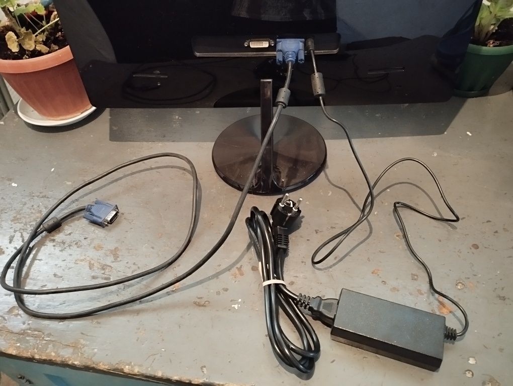 Монитор philips 22 дюйма