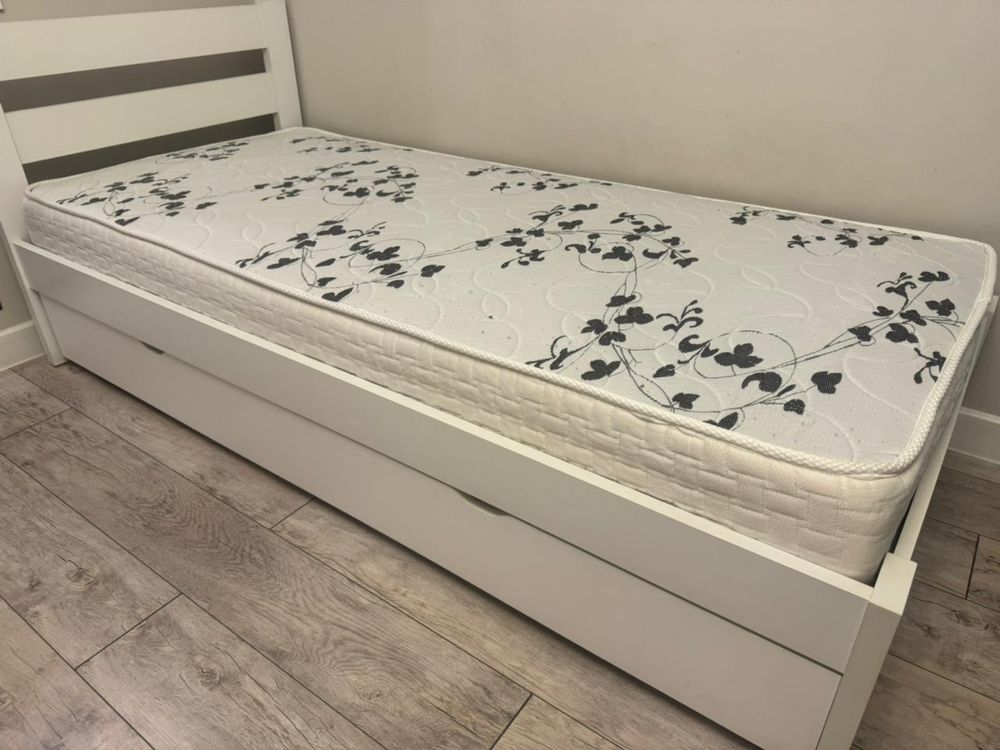 Продам кровати(срочно)