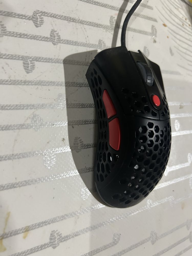 Продаю игровую мышку срочно!!