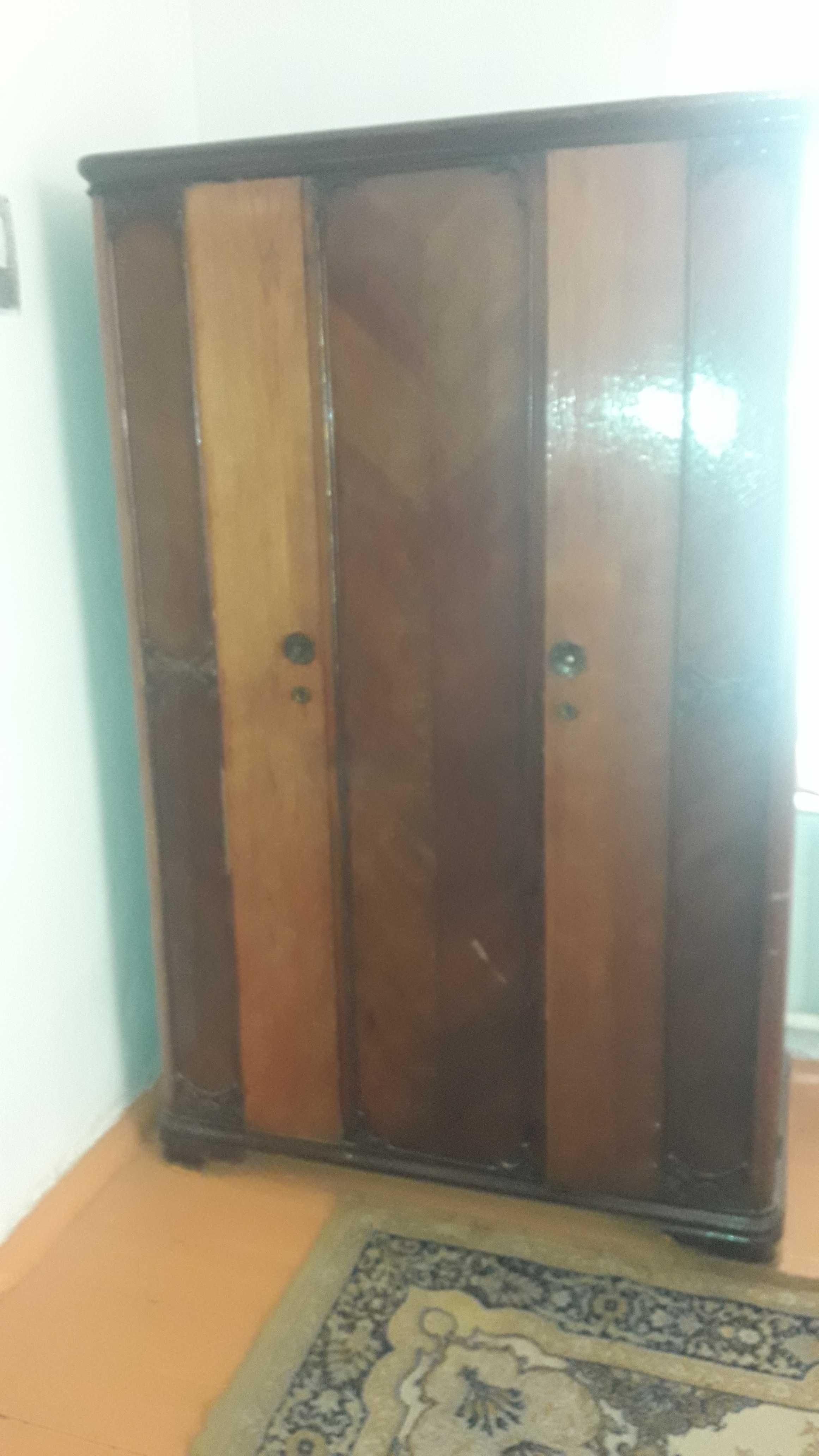 шкаф для спальни ретро