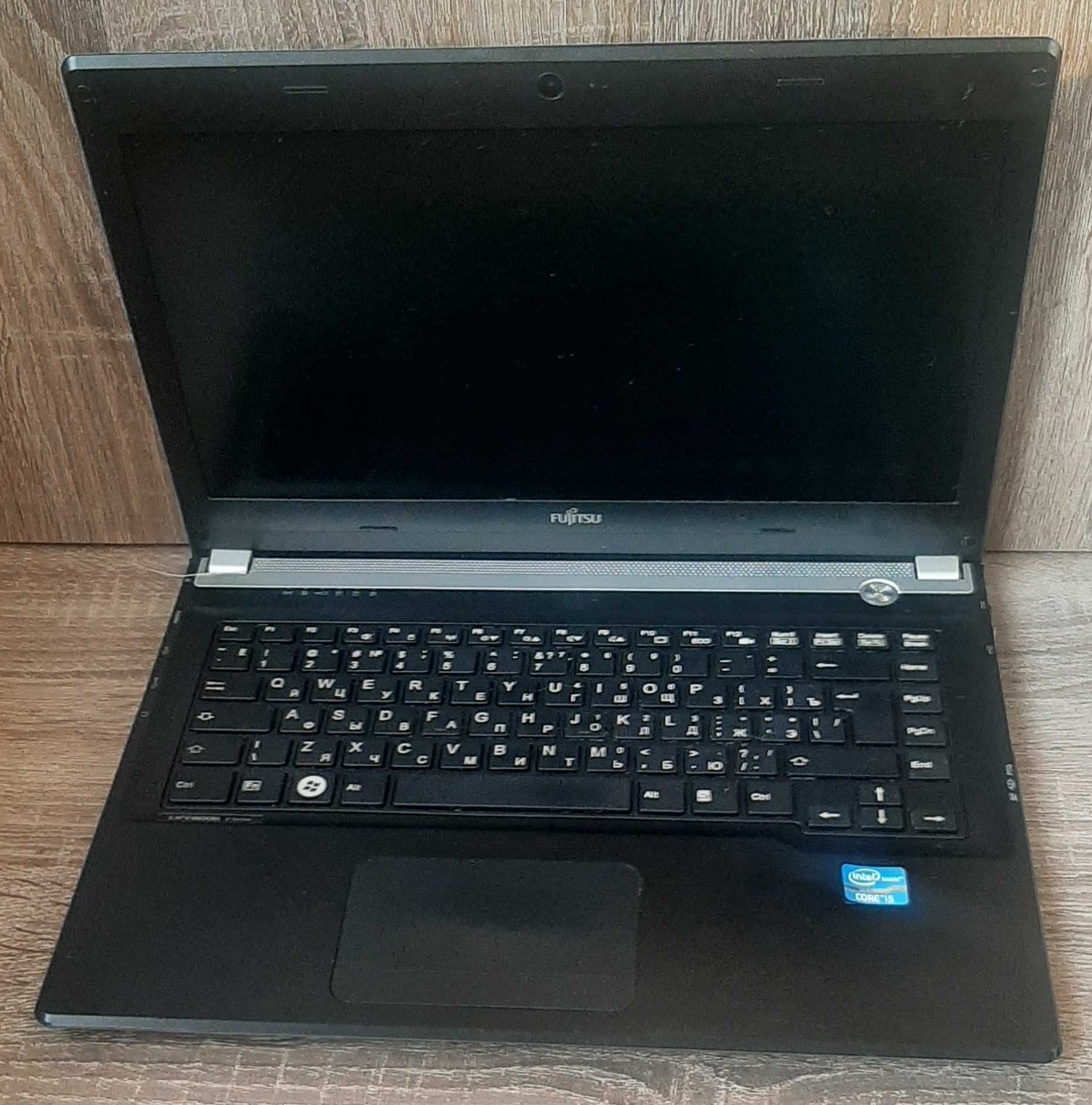 ноутбук  Fujitsu LifeBook UH552
