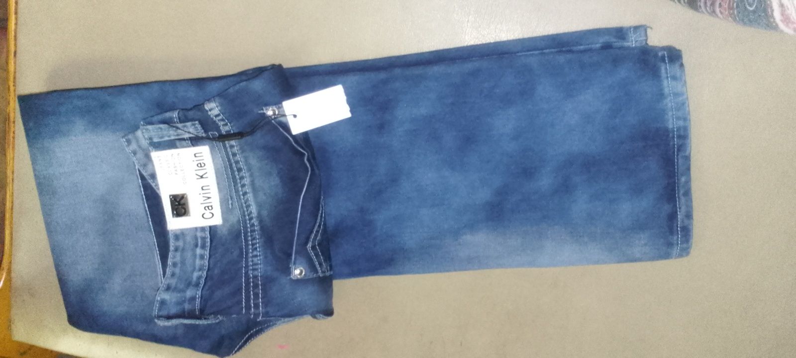 Продам джинсы срочно