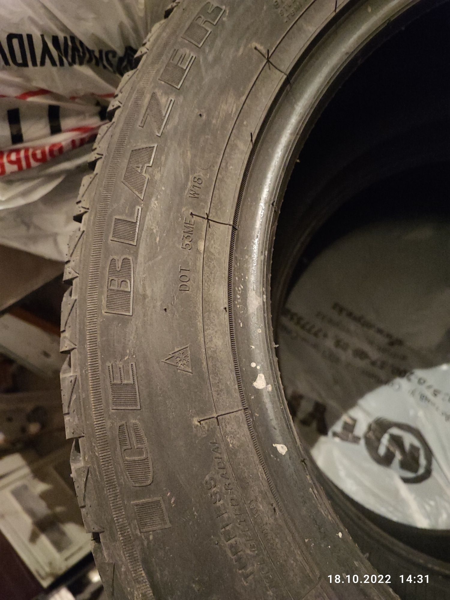 Срочно продам зимние шины. Sailun Ice Blazer WST2 275/55 R20 с шипами