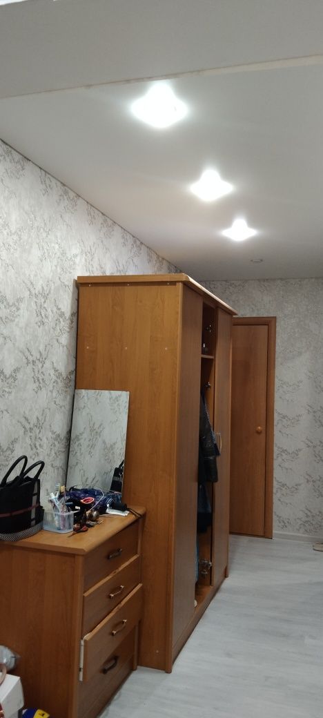 Продам 2-х комнатную квартиру КШТ Есенберлина 8