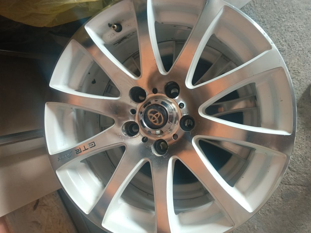 Продам диски R16 5/114,3