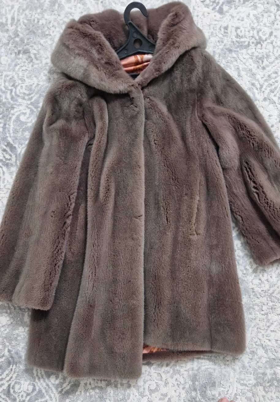 Норковая шуба в идеальном состояний!