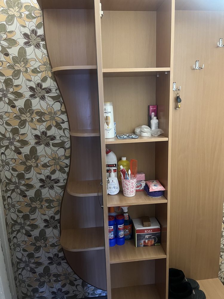 Продам шкаф для прихожей