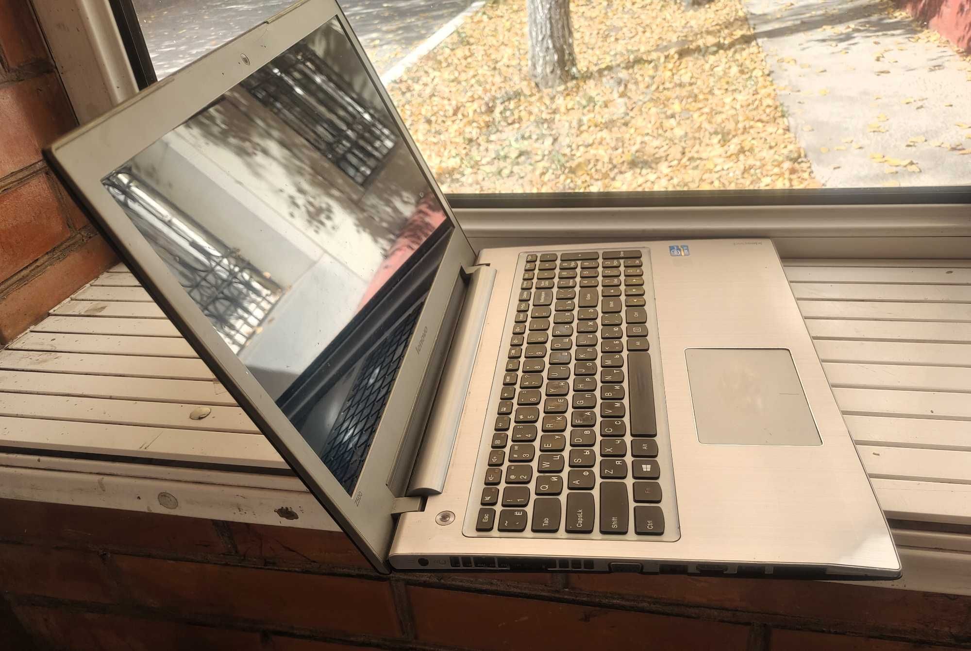 Производительный ноутбук Lenovo Z500