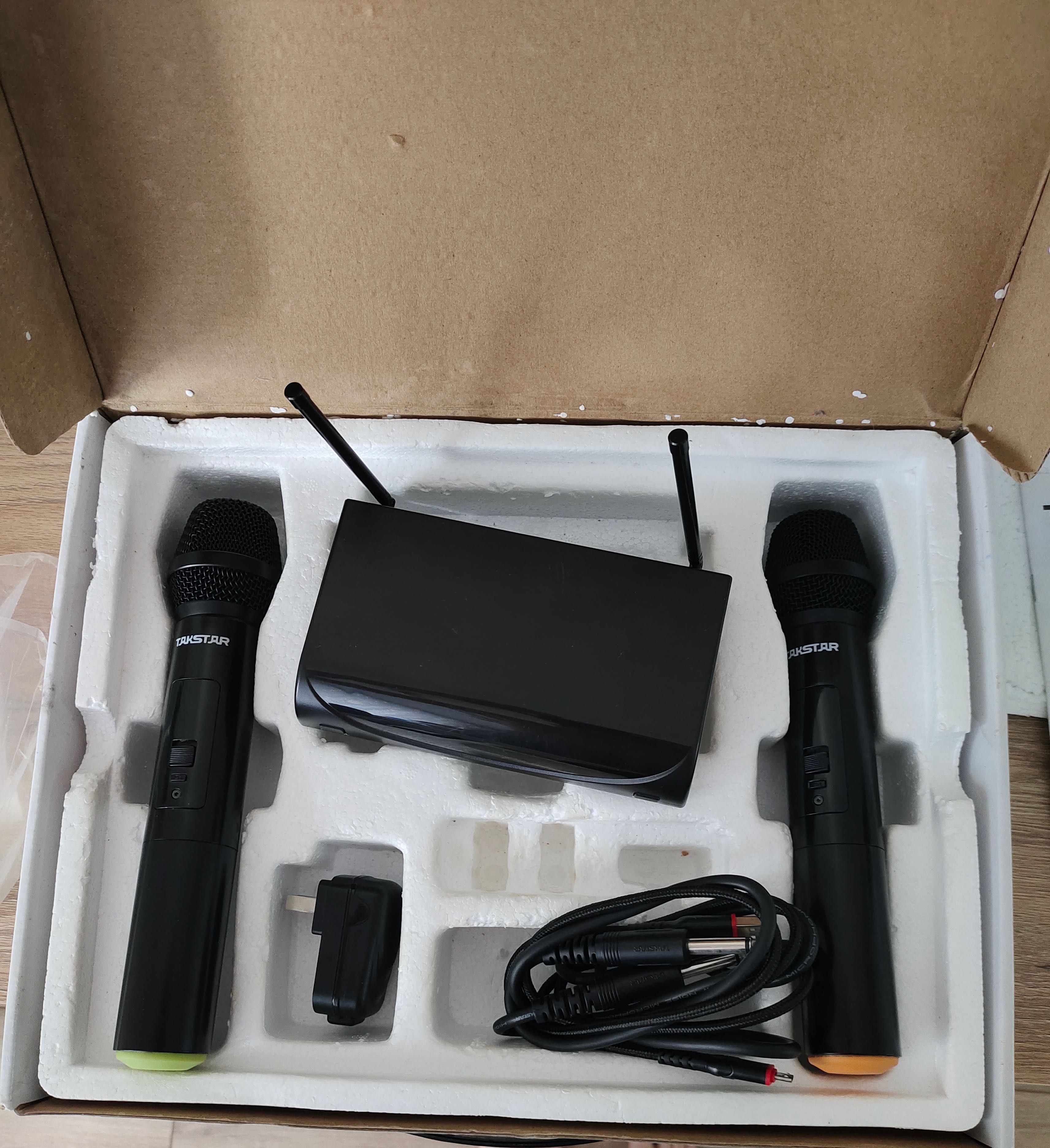 Продам беспроводные микрофоны Takstar x3
