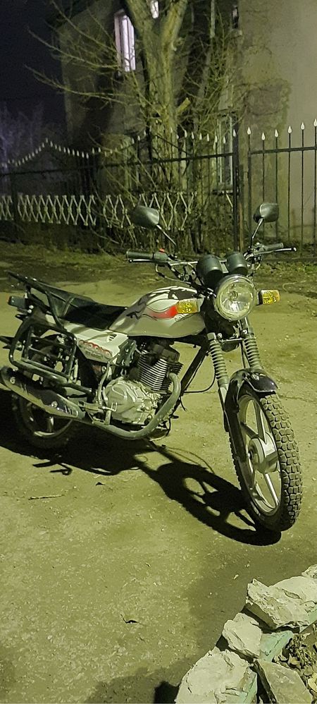 Продам мотоцикл 150 кубов