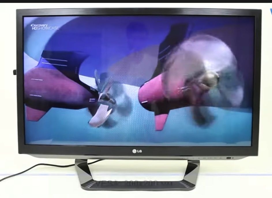 ТЕЛЕВИЗОР LG с прочной подставкой диагональ 32