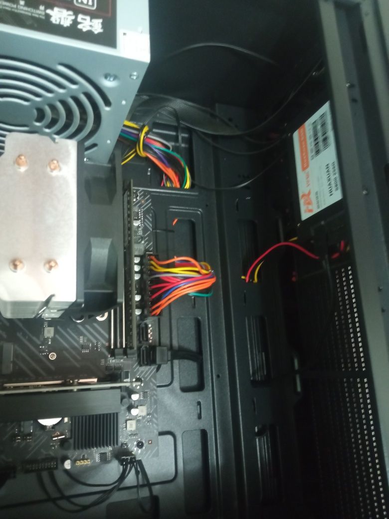Продам системный блок i3 12100f ozu16gb GTX1050 3gb