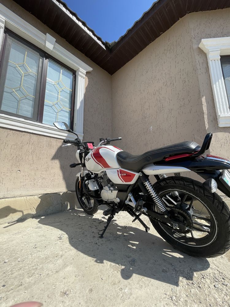 Продаётся мотоцикл Bajaj V15