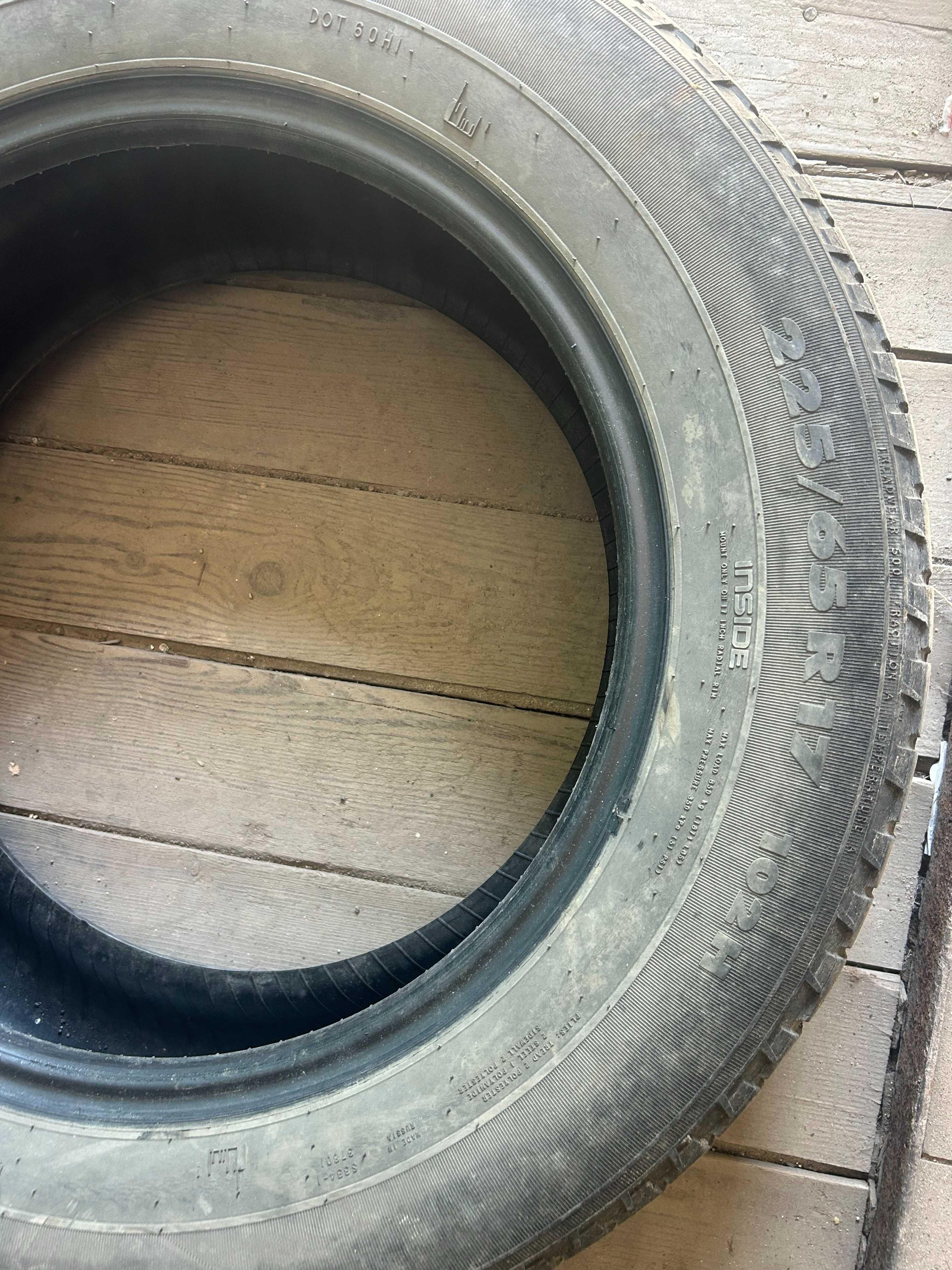 продаю шины 225/65/17