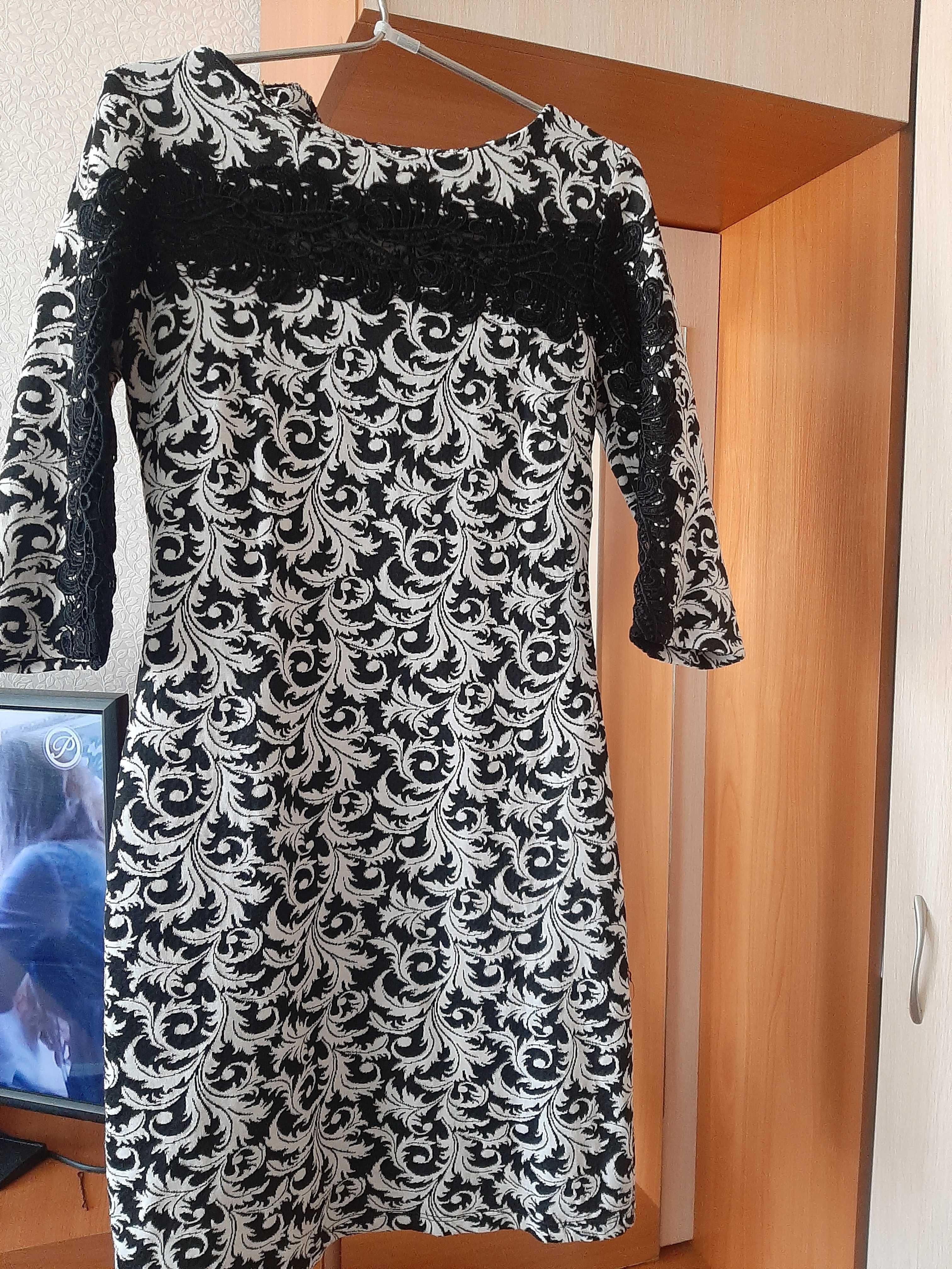 Продам вещи (платья)
