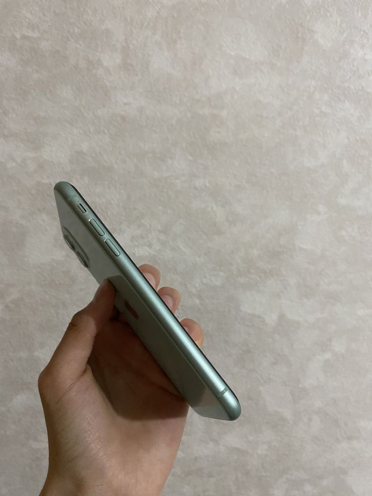 Продам iPhone 11