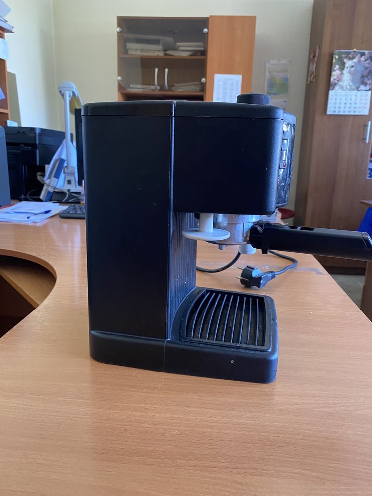 Кофемашина DeLonghi BAR12F / Почти новая /  Кофе аппарат