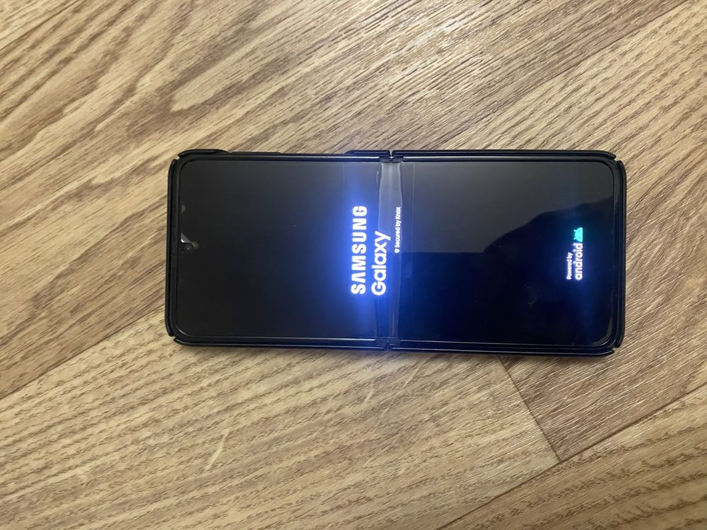 Продам самсунг z flip3