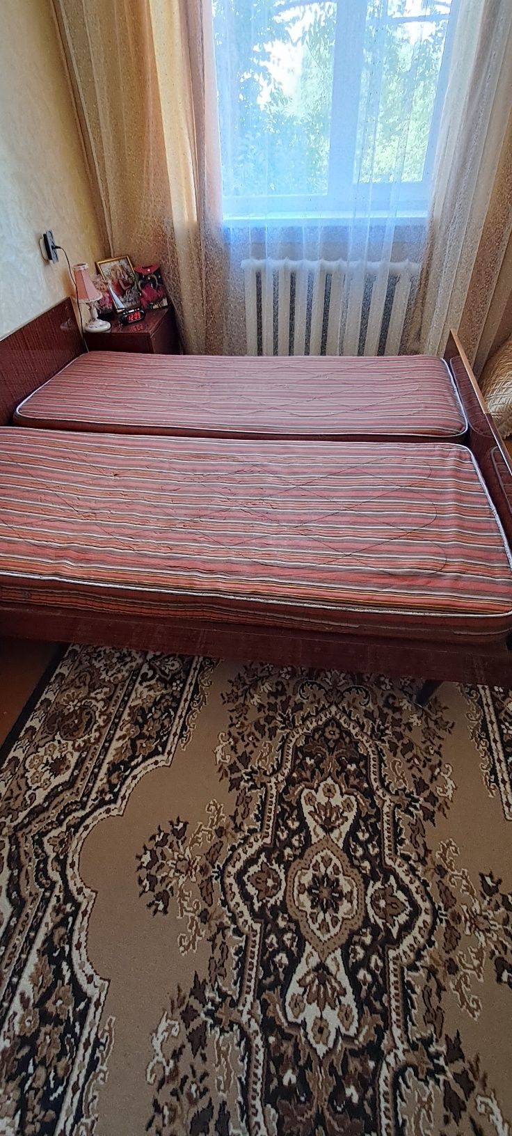 Продам кровати с матрасами