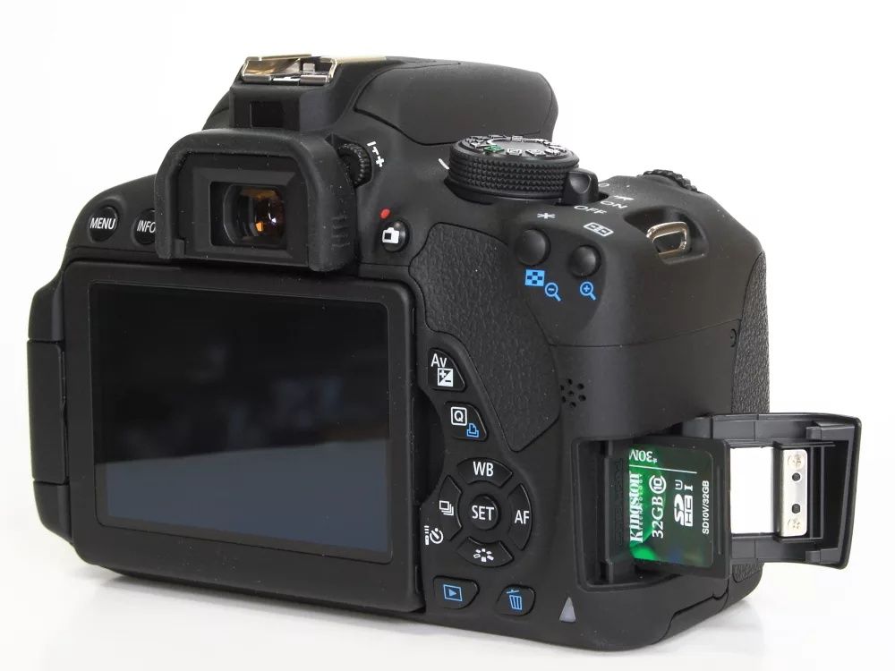 Canon eos 700d.Продам.Почти новый