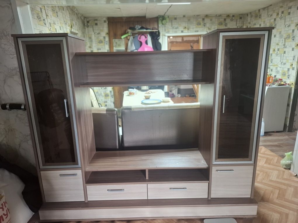 Продам стенку в хорошем состоянии.