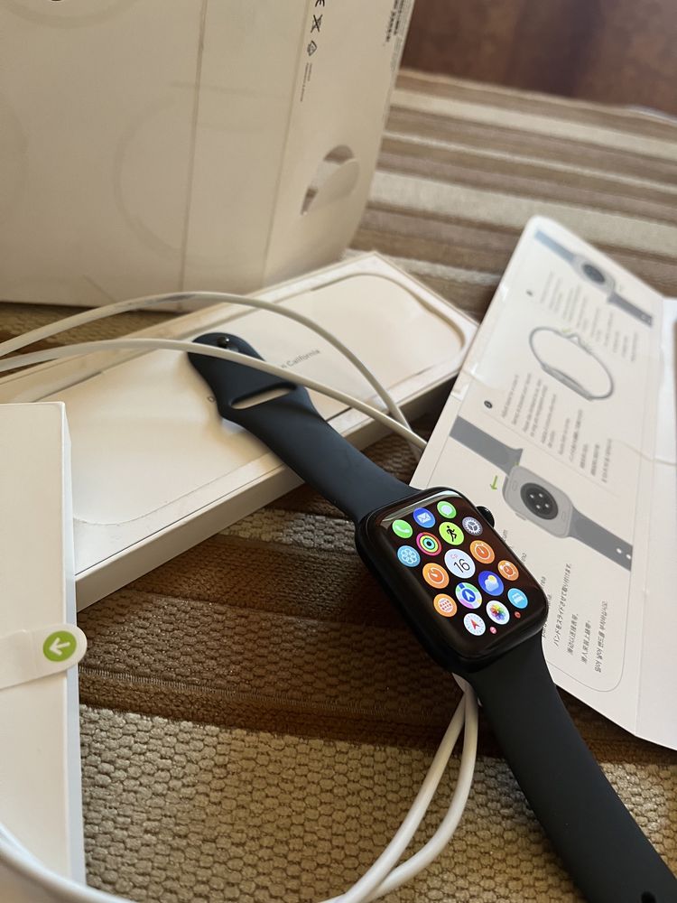 Apple watch 44 2025 NEW  (se 2nd, gps)