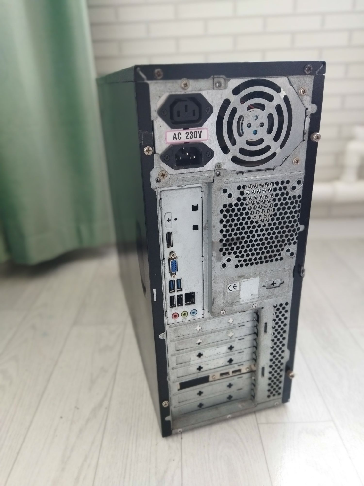 Продам компьютер интел ай3