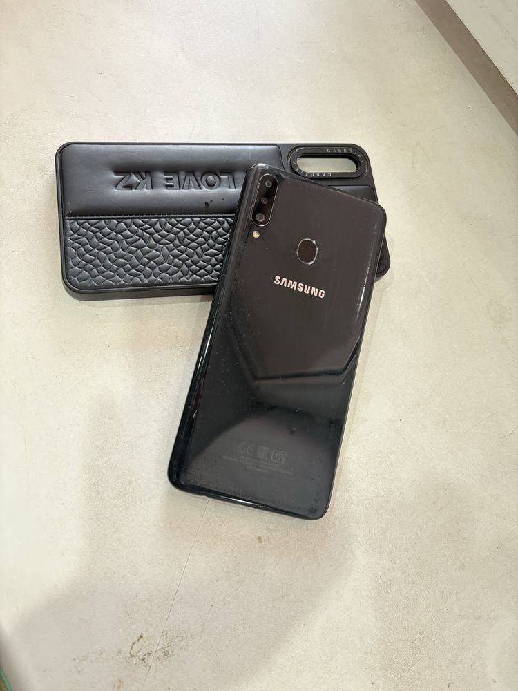 Продам Samsung a20s отличном состояни
