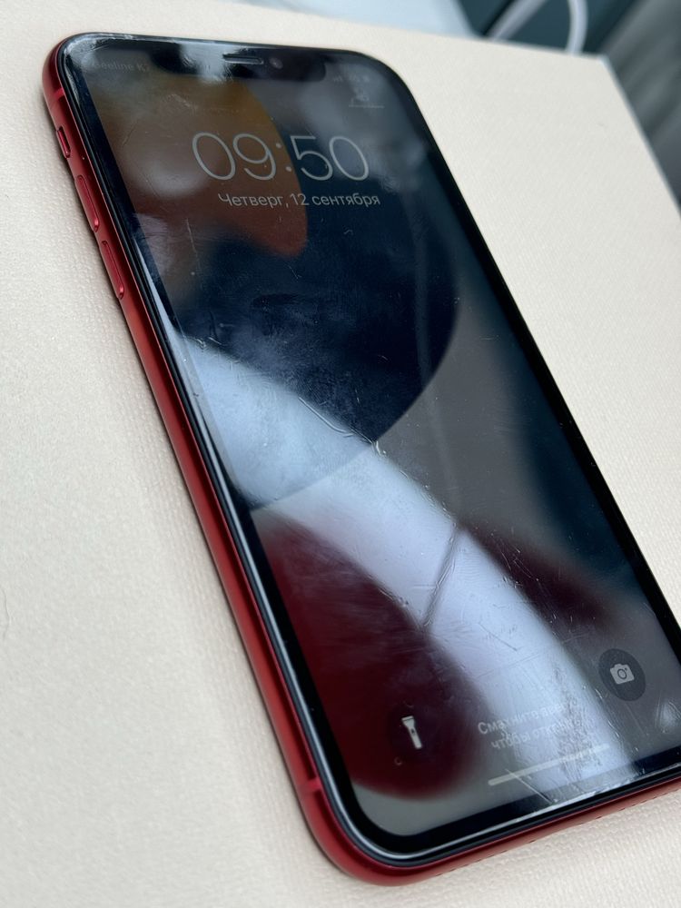 продам Iphone  11 red