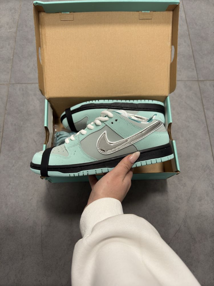 Nike Dunk SB Low Tiffany Lobster