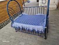 Продам детскую кровать с люлькой для младенцев.