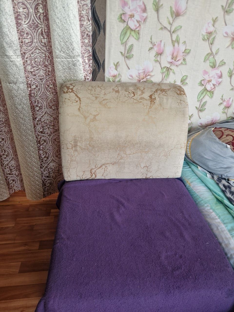 Отдам диван даром