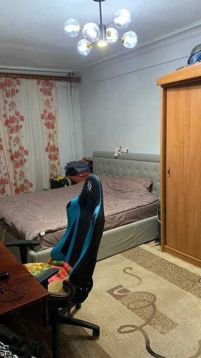 Продам 2-комнатную квартиру по ул. Абая