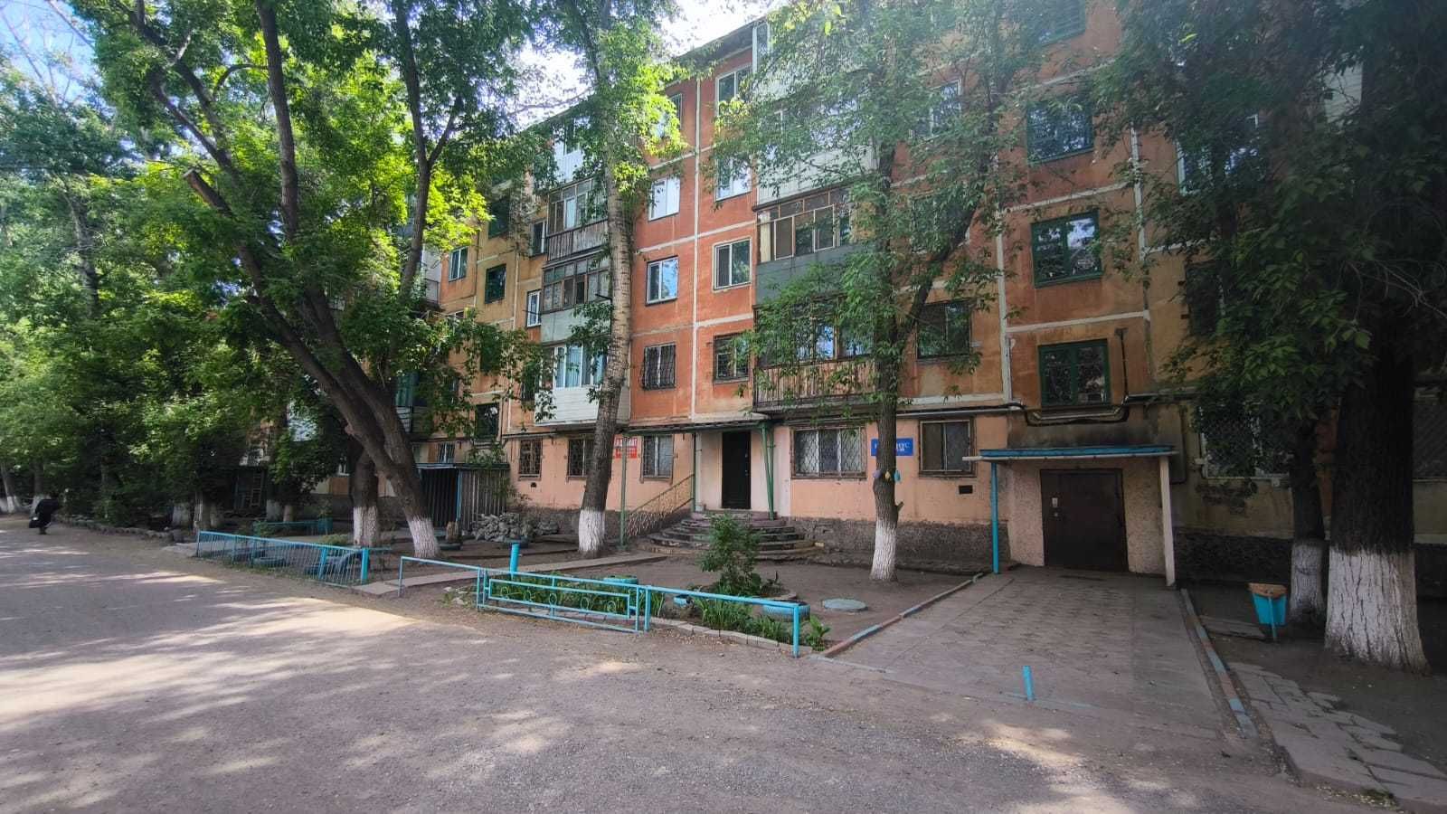 Продам 3 ком квартиру по пр. Металлургов 2(мкр)