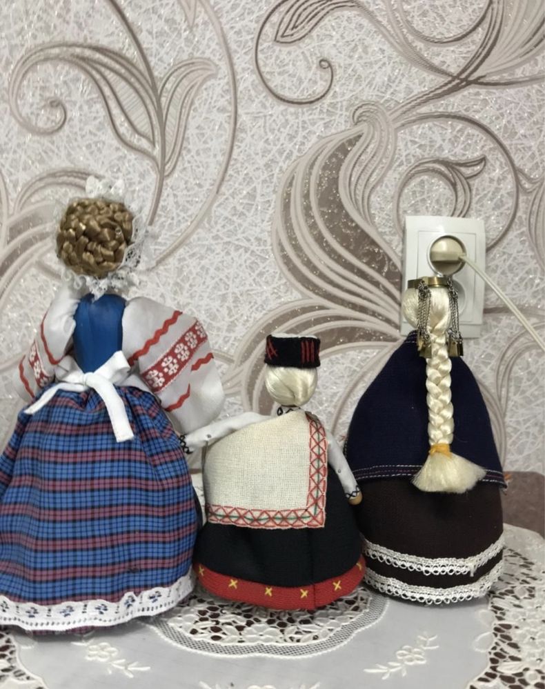 Продам винтажных интерьерных куколок