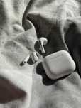 Продам левые и правый наушник на air pods pro 2